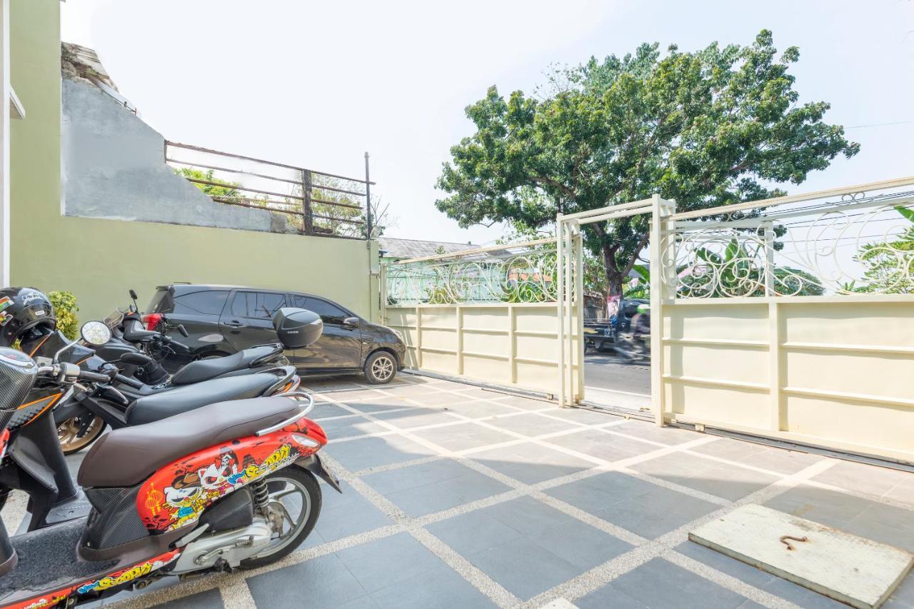 Oyo 3706 Griya Tentrem Syariah Lamongan Buitenkant foto