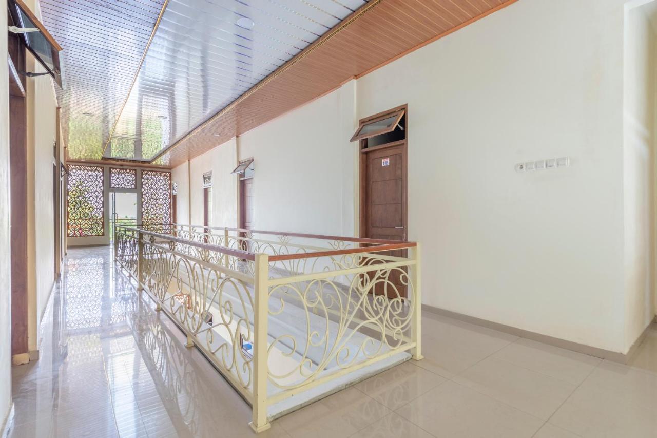 Oyo 3706 Griya Tentrem Syariah Lamongan Buitenkant foto
